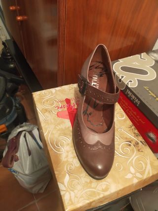 Zapatos de tacón cómodos marca Pitillos- número 40