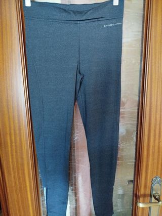 Leggins Oysho gris casi negro 