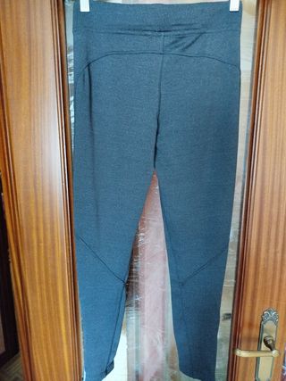 Leggins Oysho gris casi negro 