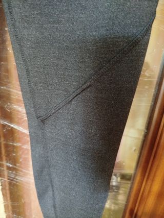 Leggins Oysho gris casi negro 