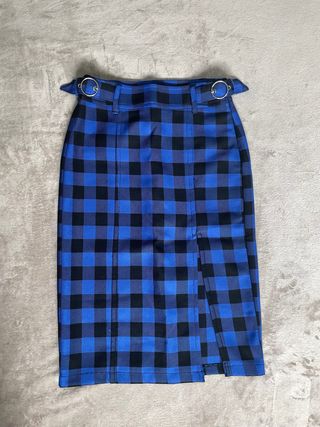 Falda de tubo cuadros azul Bershka talla S. 