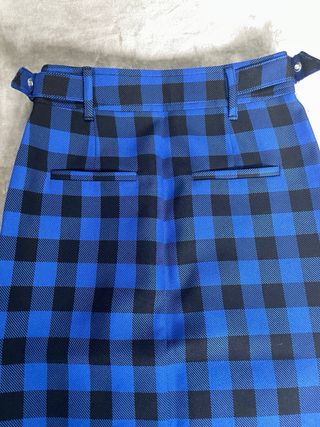 Falda de tubo cuadros azul Bershka talla S. 