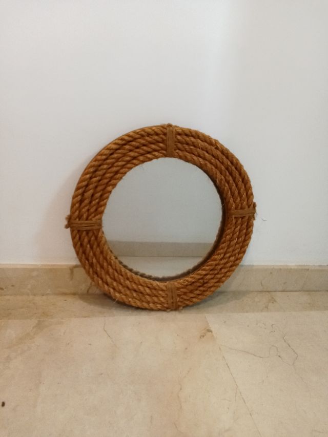 Espejo de cuerda marrón