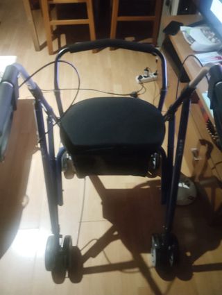 Andador con ruedas 