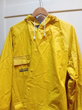 Chubasquero amarillo Stimorol