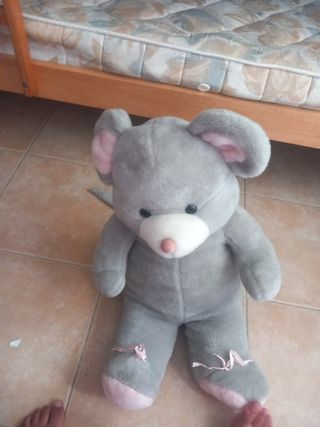 Peluche ratón gris grande