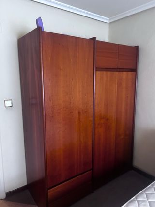 Armario madera maciza