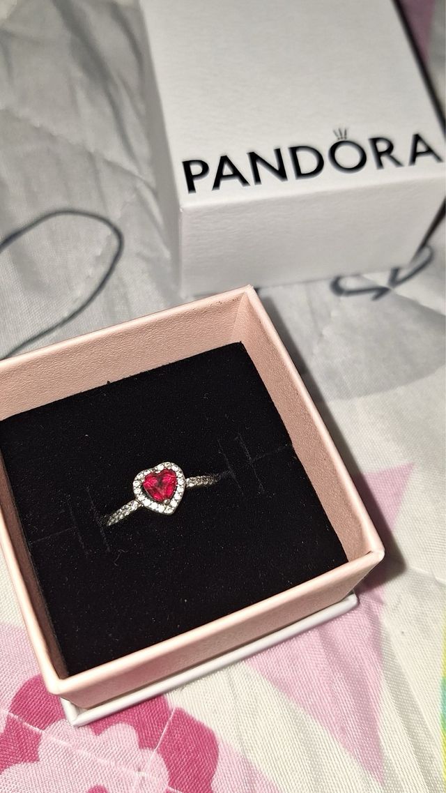 Anillo Pandora Corazón Rojo