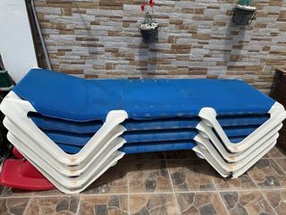 4 tumbonas playa azul y blanco