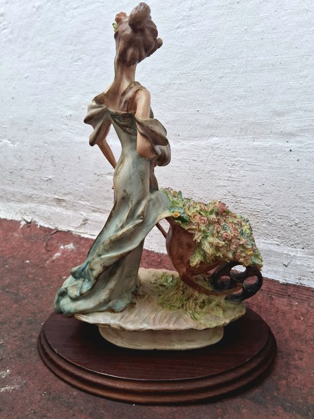 Figura porcelana mujer carro de flores | Vintage