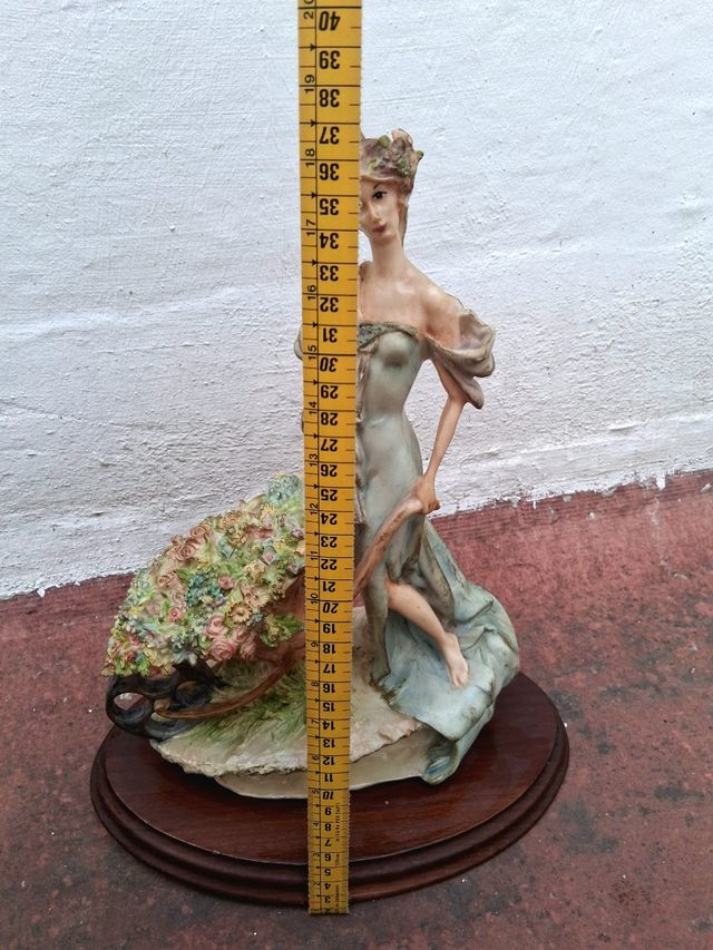 Figura porcelana mujer carro de flores | Vintage