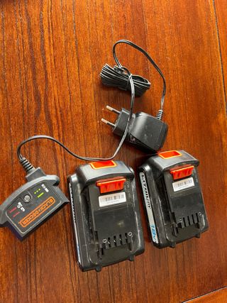 2 Baterías Black&Decker 18v + Cargador