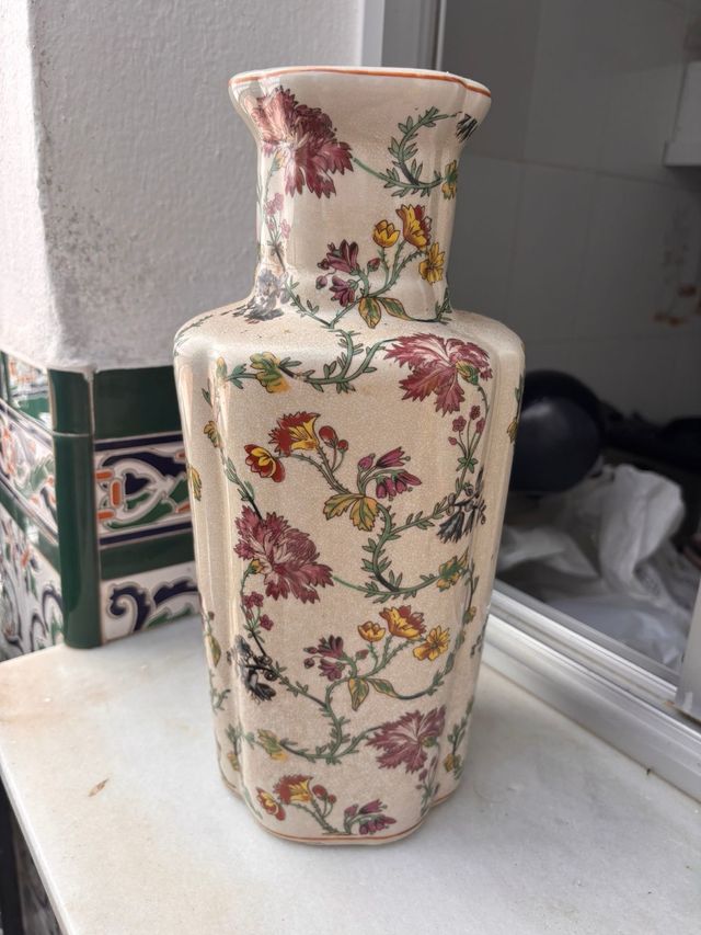 Jarrón porcelana pintado a mano