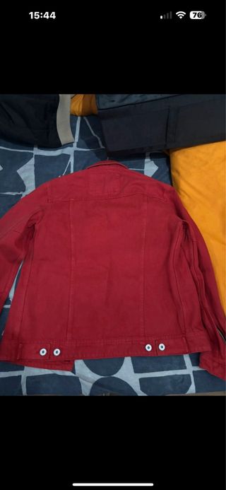 dos Chaquetas vaqueras Zara azul tejana +roja