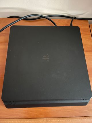 PS4 (PlayStation 4) Slim Negra