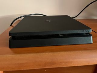 PS4 (PlayStation 4) Slim Negra