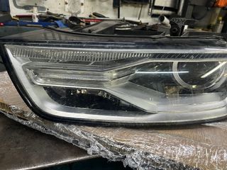 Faro Audi Q3 izq. 2015