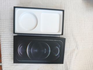 Caja iPhone 12 Pro - Apple