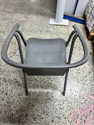 Sillón terraza gris plástico