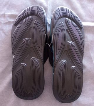 Chanclas AIZOMR azules y negras talla 43
