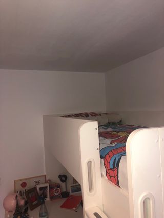 Cama alta+colchón y armario incorporado