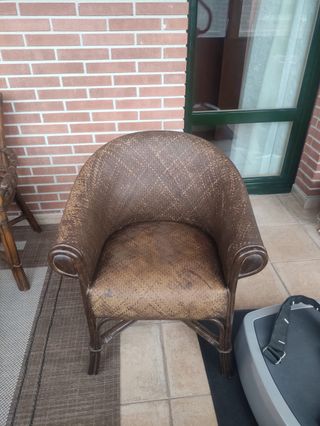 Conjunto 2 sillas + mesa + banco + revistero