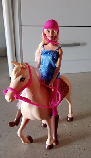 Barbie y caballo