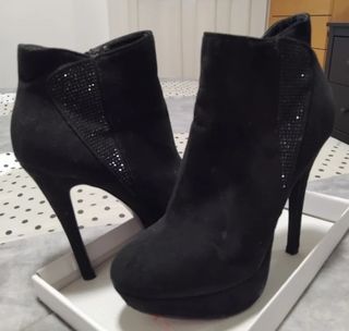 Botines negros tacón alto