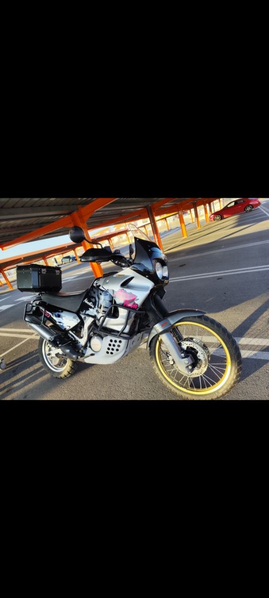 Honda África Twin RD07 750 (94)
URGE VENTA!! 