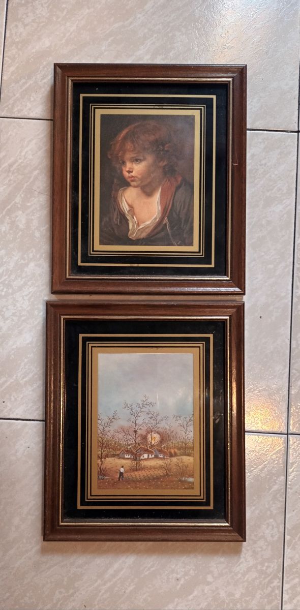 2 Cuadros con marcos de madera