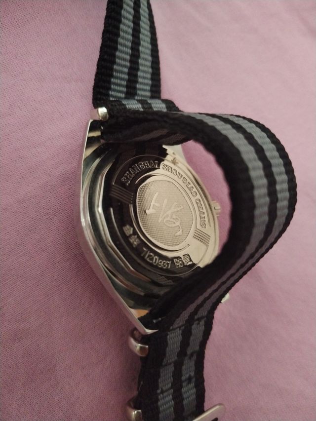 Orologio meccanico vintage caricamento manuale