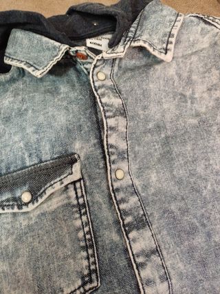 Chaqueta vaquera con capucha A ESTRENAR talla 14