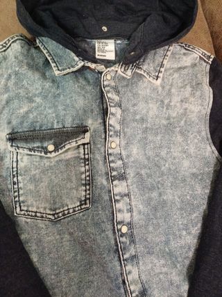 Chaqueta vaquera con capucha A ESTRENAR talla 14