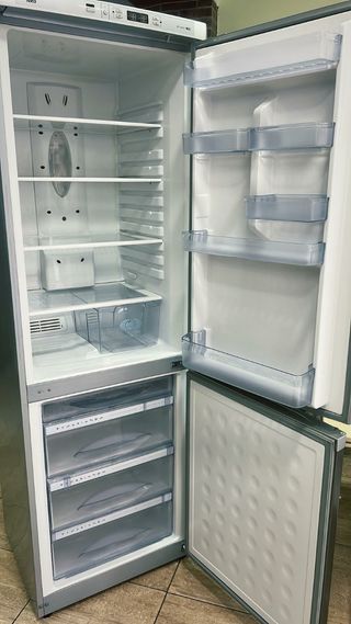 Nevera combi marca teka  no frost clase A+ buen es