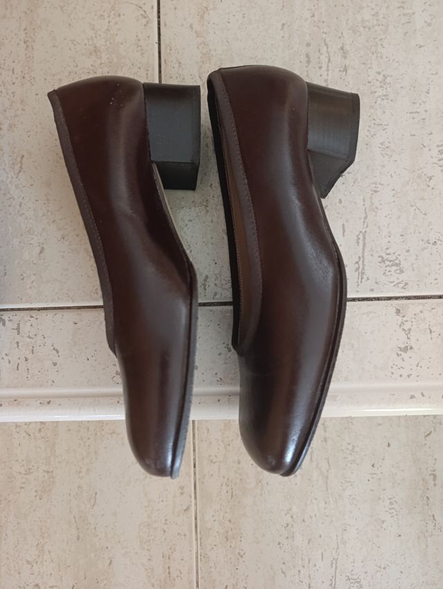 2 Zapatos de salón de piel talla 36