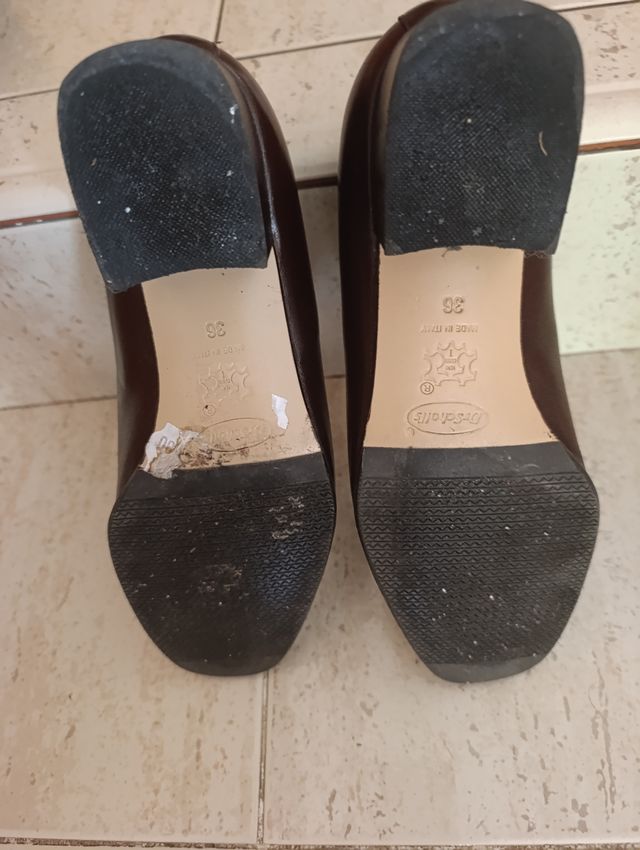2 Zapatos de salón de piel talla 36