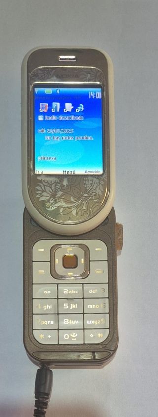 Nokia 7370 - teléfono móvil beige y dorado