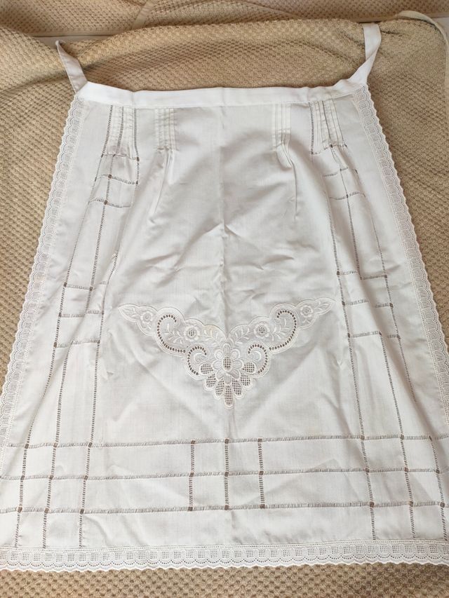 Manteletera Huertana Vainica blanca