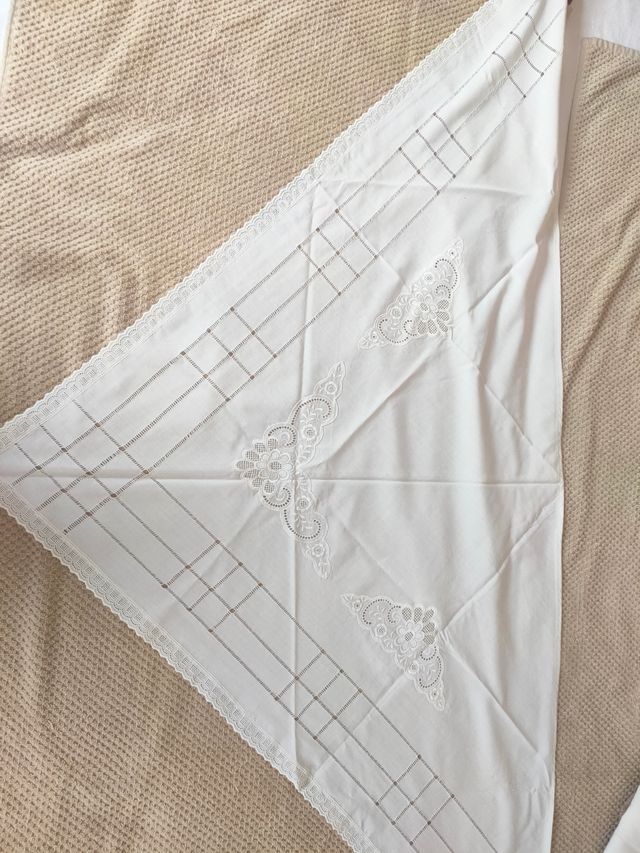 Manteletera Huertana Vainica blanca