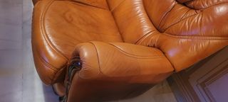 Sofá de cuero muy nuevo