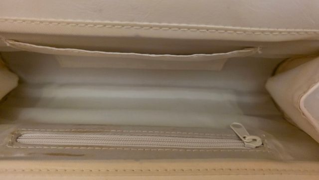 Bolso blanco de mano