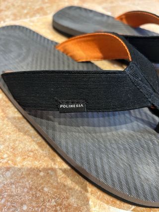 Chanclas Polinesia - negras y naranjas