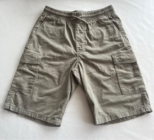 Shorts cargo verde militar