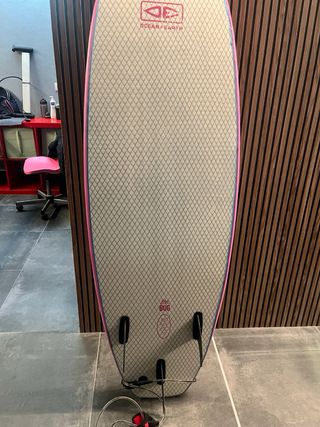 Traje neopreno Billabong Jr. talla 12 y tabla surf