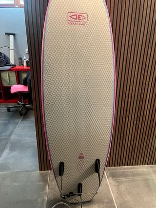 Traje neopreno Billabong Jr. talla 12 y tabla surf