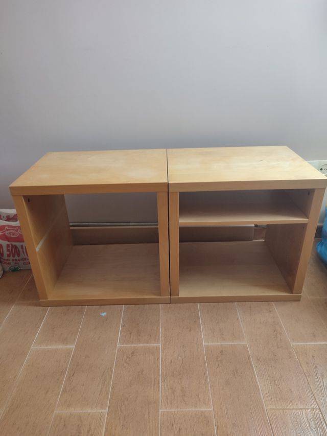 2 muebles auxiliares IKEA - Madera