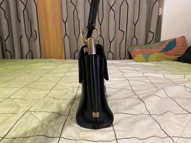 Bolso Roger Vivier - Negro con acentos metálicos