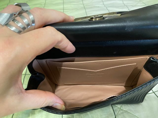 Bolso Roger Vivier - Negro con acentos metálicos