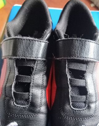 Zapatillas Puma Ferrari. Talla 34