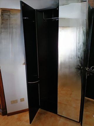 Armadio specchiera angolare nero